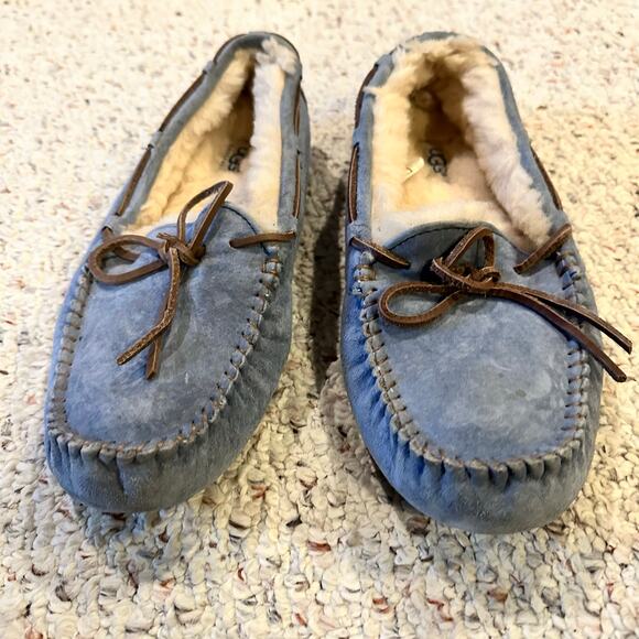 UGG Womens 8 Dakota Suede Sheep wool Moccasins Slippers Sheepskin Shoes Blue - Picture 2 of 15